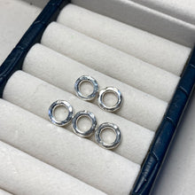 Load image into Gallery viewer, &#39;Fabulous&#39; silver bead bracelet with gold or silver hammered rings
